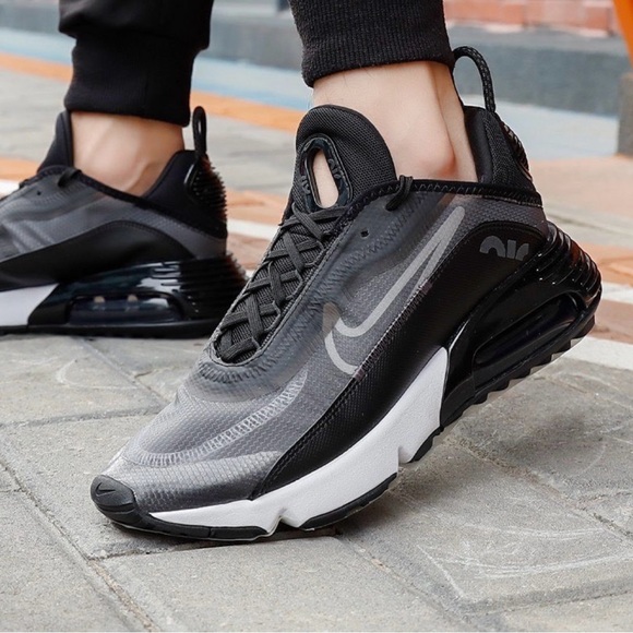 NWOB‼️- NIKE AIR MAX 2090 Running Sneakers (Black/Grey/White) -M 8.5 / W 9.5 - Picture 3 of 15